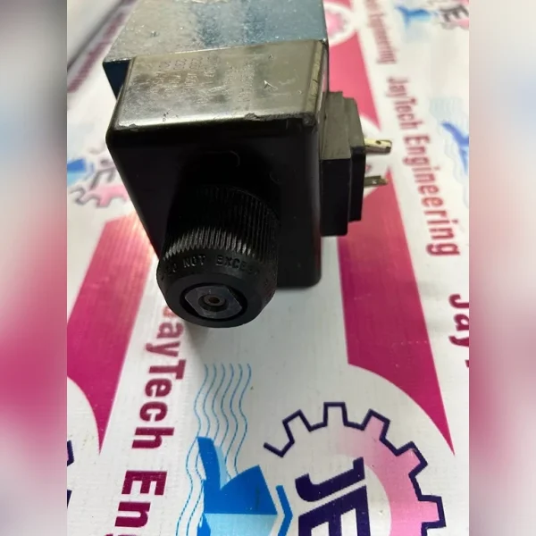 Rexroth 4we10d33/cw230n9k4 Electromagnetic Directional Valve 00912496 - Image 4